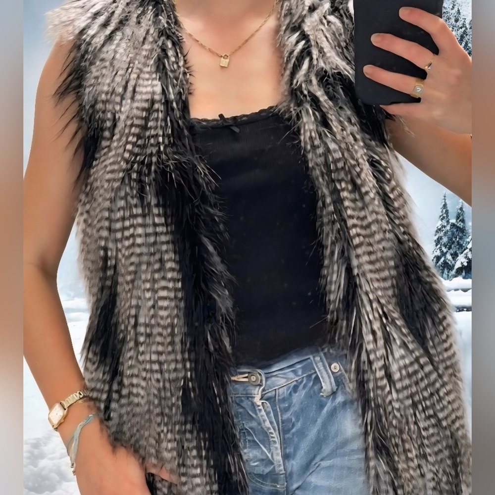 Yest Women's NWT Black and Gray Faux Fur Vest
